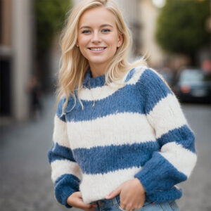 Siri's striped sweater Blue/White