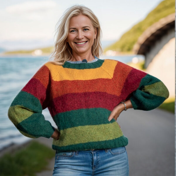 Striped and cozy sweater - Image 2