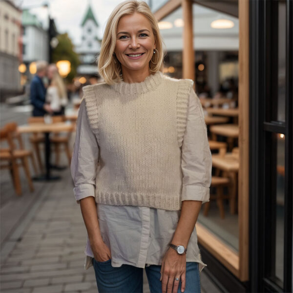 Cozy weekend vest - Image 4