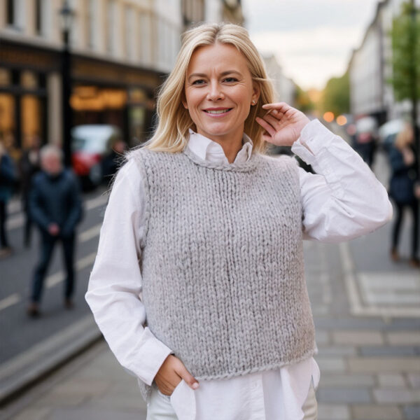 Petronella slipover chunky knit vest - Image 2