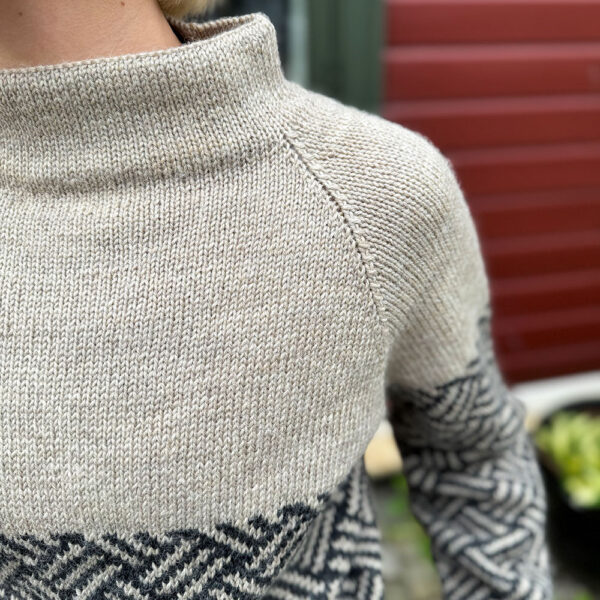 Criss cross sweater - Image 2