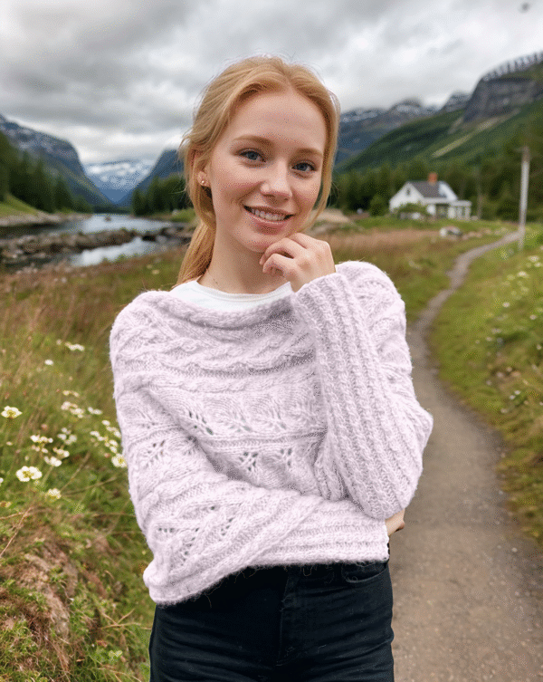 Leafy sweater-scarf in soft lilac - Image 5
